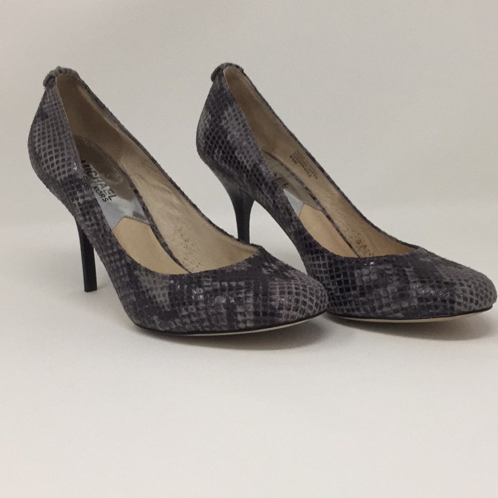Michael Kors 6.5 snakeskin style heels